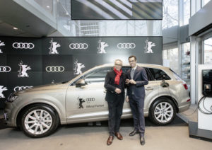 Audi bleibt Partner der Internationalen Filmfestspielen in Berlin bis 2019: Jason Lusty, Leiter Marketing Deutschland AUDI AG, und Festivaldirektor Dieter Kosslick